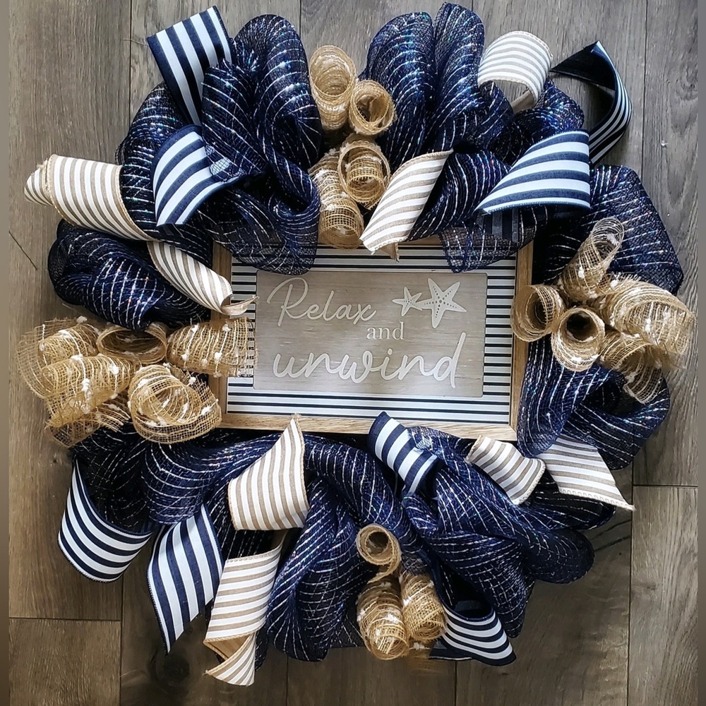 Relax and unwind wreath💙🤍